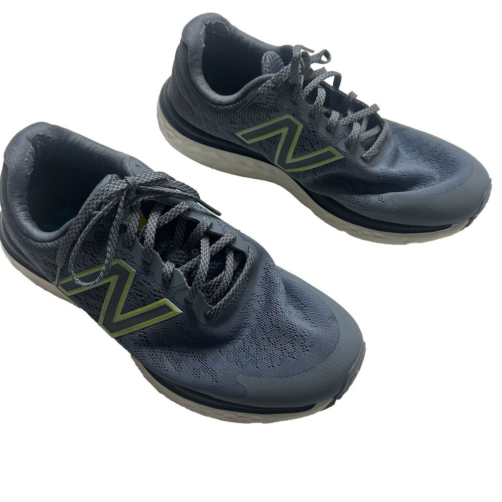 New Balance Fresh Foam 680 Women’s 9.5 US Sneakers Lace Up Blue *Stain Spot
